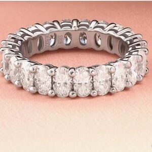 Elegant 4.4 to 4.72 kt. Moissanite Silver Women's Ring